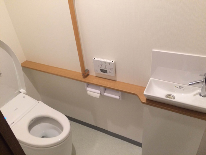 タンクレスのリモコン式ウォシュレットで、快適なトイレになりました！