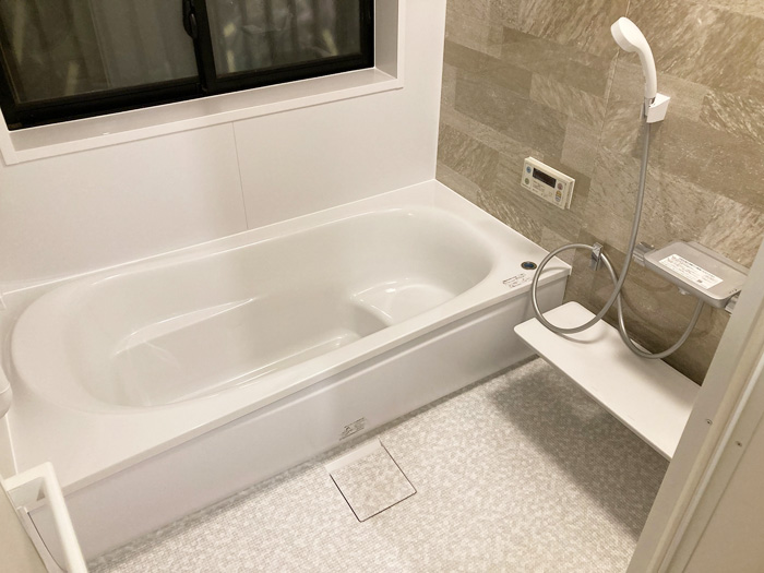 バスルーム（お風呂）のリフォームをしました。TOTO／サザナ ＨＴシリーズ　Ｓタイプ　1616サイズです。